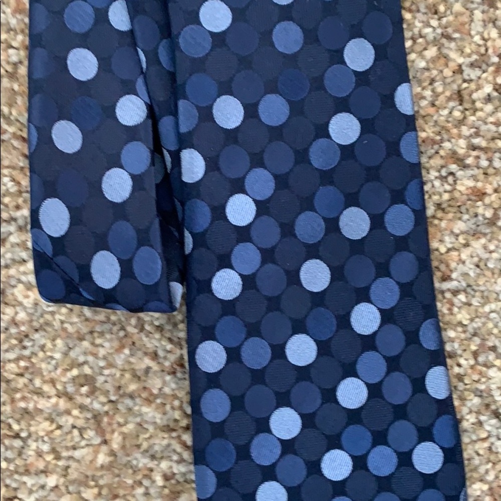 Tie - Picture 2 of 3